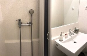 Bathroom - Heart of Lisbon - comfort and style (Lisboa)
