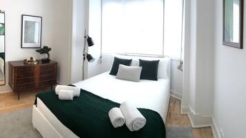 1 habitación y espacio para trabajar con laptop