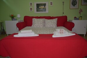 1 chambre, bureau, fer et planche à repasser, Wi-Fi