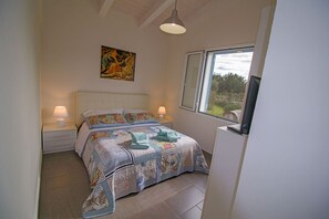 3 bedrooms, in-room safe, iron/ironing board, free WiFi