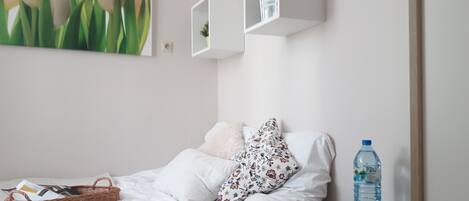 1 bedroom, iron/ironing board, internet, bed sheets