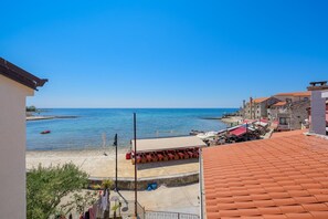 Beach - A one bedroom apartment in the town center, near the sea - Dante 1 (Umag)