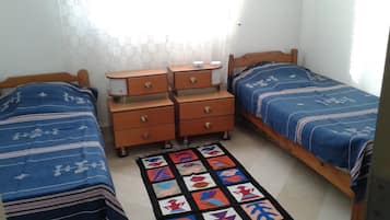 2 bedrooms, iron/ironing board, bed sheets