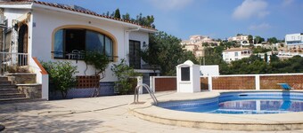 Minot house with sea and mountain views 