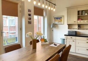 تناول الطعام