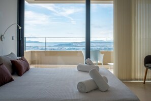 4 slaapkamers, een strijkplank/strijkijzer, gratis wifi, beddengoed