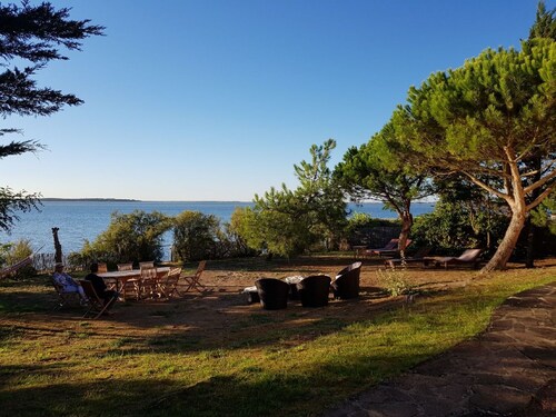 Superb Basque villa. Direct access to the sea. 7 bedrooms including 4 doubles. Sleeps 13.