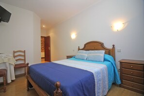 4 bedrooms, free WiFi, bed sheets