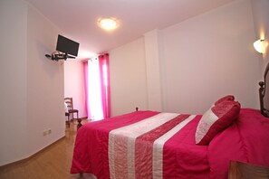 4 bedrooms, free WiFi, bed sheets - House with private pool near Gerês (Terras de Bouro)