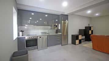 Fridge, oven, coffee/tea maker, toaster