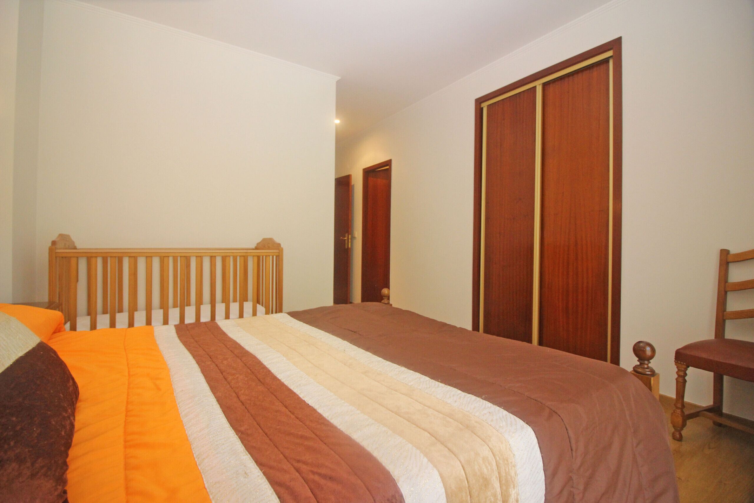 4 bedrooms, free WiFi, bed sheets