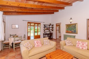 TV, DVD player - Casa Tres for four people with pool (Pollensa)