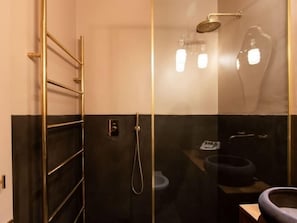 Villa, 2 Schlafzimmer | Badezimmer | Dusche, Regendusche, kostenlose Toilettenartikel, Haartrockner