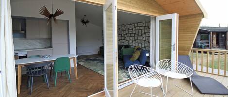 تناول الطعام بالخارج