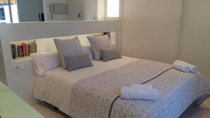 1 bedroom, iron/ironing board, Internet, bed sheets