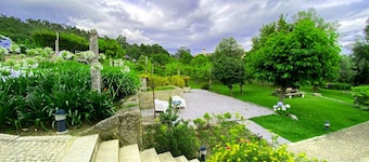 Private farmhouse with pool, games room and large garden