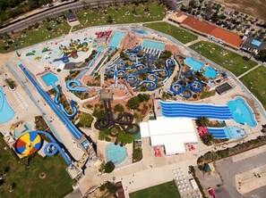 Pool - Gorgeous 2 bed, central Burgau Sunny balcony great views! 1 min2beach sleeps 4/6 (Burgau)