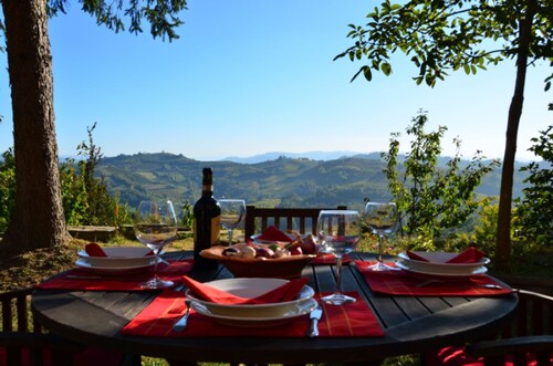 Beautifully renovated farmhouse with large pool - home cinema - pizza oven