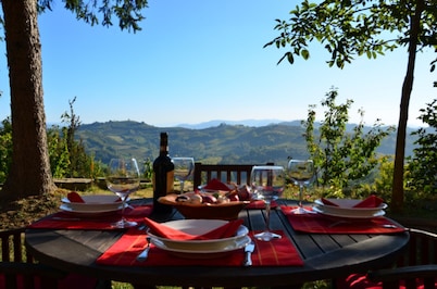 Beautifully renovated farmhouse with large pool - home cinema - pizza oven