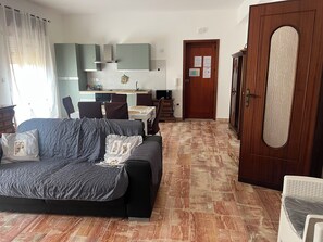 Interior - Relax a few steps from the sea - in front of the Aeolian Islands. (Spadafora)