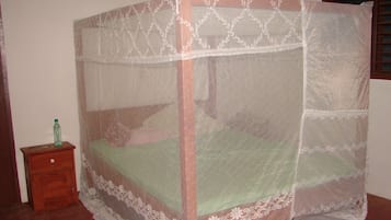 3 bedrooms, iron/ironing board, wheelchair access