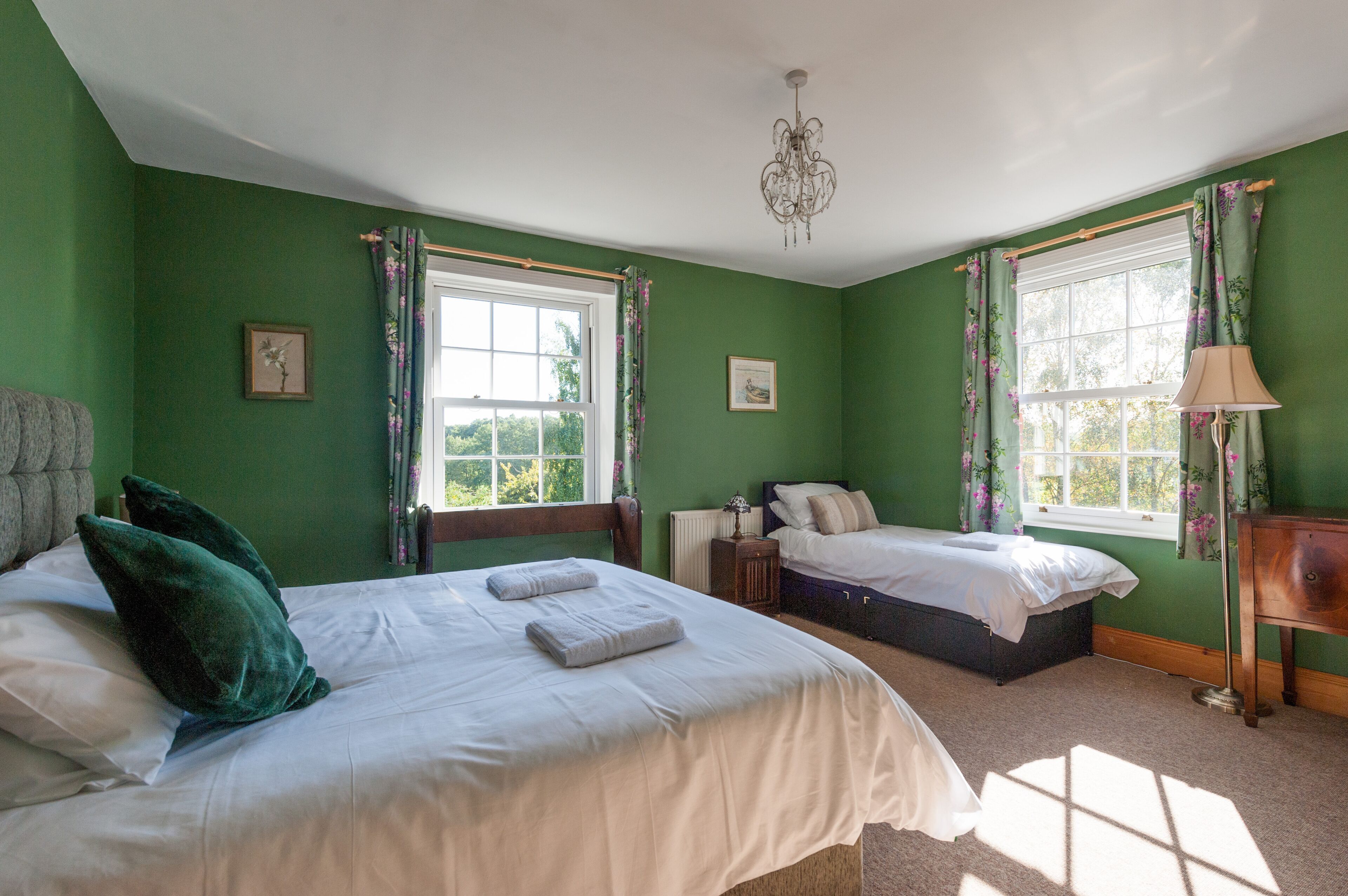 5 Schlafzimmer, Bügeleisen/Bügelbrett, WLAN, Bettwäsche