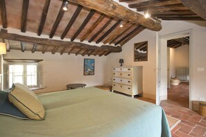 5 Schlafzimmer, Bügeleisen/Bügelbrett, Reisekinderbett, kostenloses WLAN