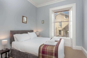 4 quartos, ferros/tábuas de passar roupa, berço de viagem, Wi-Fi