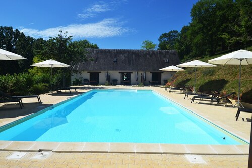 Gîte pour 2 - 45m² - espace vert calme - grande piscine