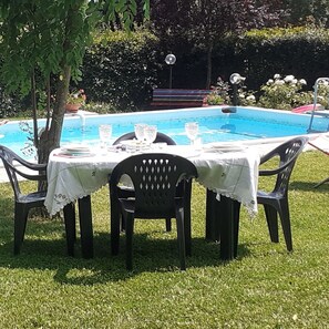 Outdoor dining - House in Tuscany immersed in greenery (Foiano della Chiana)