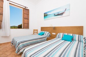 3 chambres, fer et planche à repasser, Wi-Fi gratuit, draps fournis