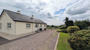 Exterior - Charming 3 Bedroom, Self Catering in centre of Mid Ulster (Rock Dungannon)