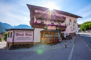Beach bar - Panzl braü (Virgen)