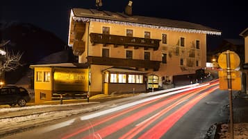 Façade de l’hébergement - soirée/nuit