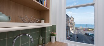 Bay View in Broadstairs - sleeps 4 guests in 2 bedrooms