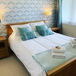 1 bedroom, iron/ironing board, WiFi, bed sheets - Cosy Cottage ideal for couples (Thrumster)