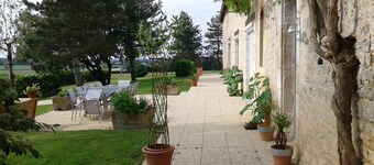 Character farmhouse of 250 m2, completely renovated for you.