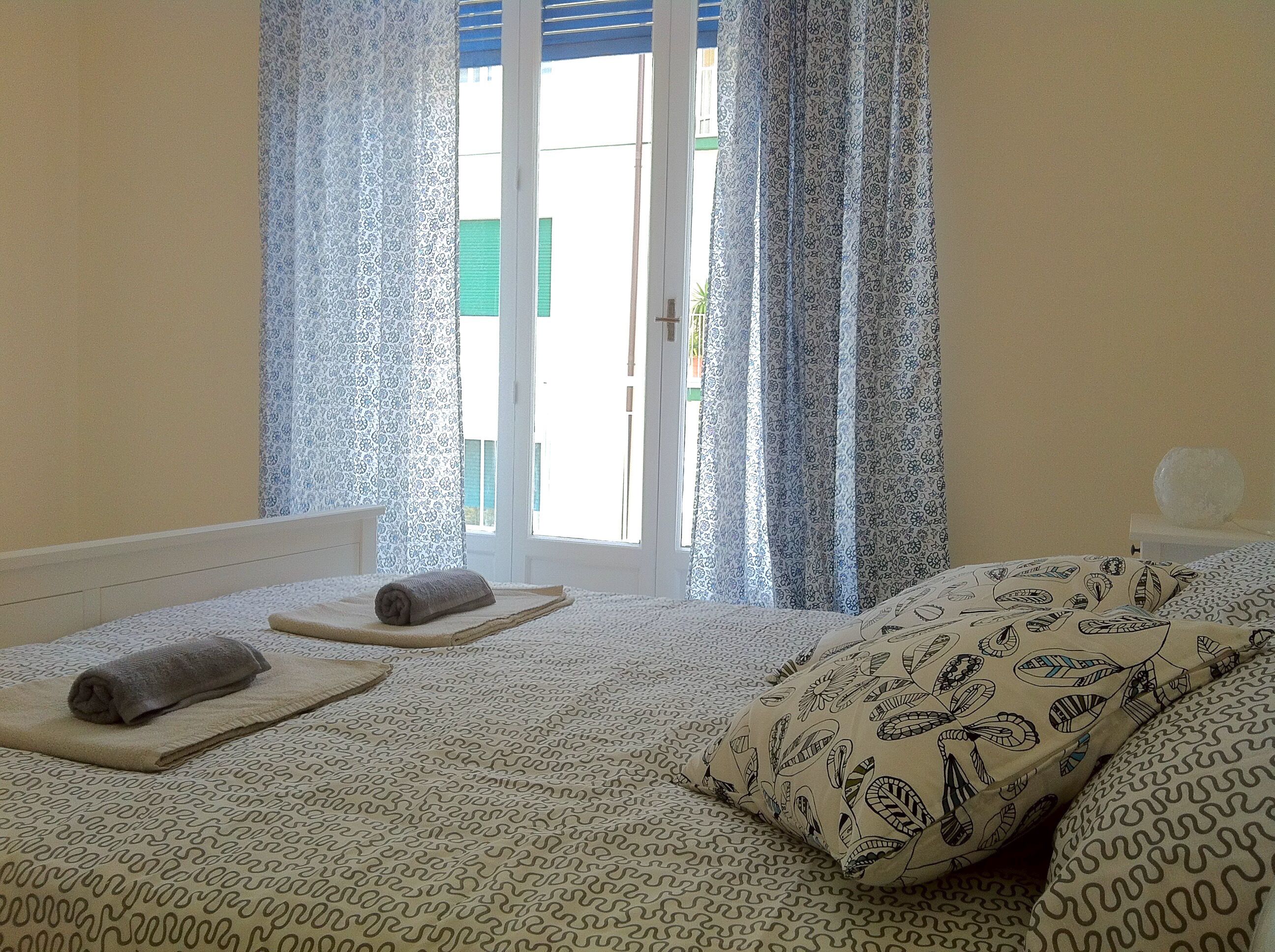 3 slaapkamers, een strijkplank/strijkijzer, wifi, beddengoed