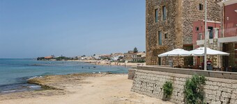 Villa Rosso Corallo, nær sjøen, med en 200 kvm hage og store utendørsarealer