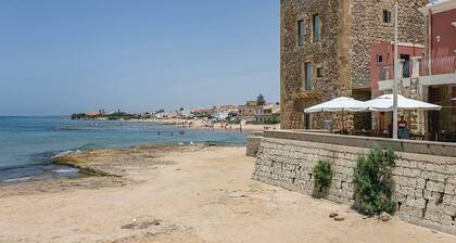 Villa Rosso Corallo, near the sea, with a 200 sqm garden and large outdoor areas