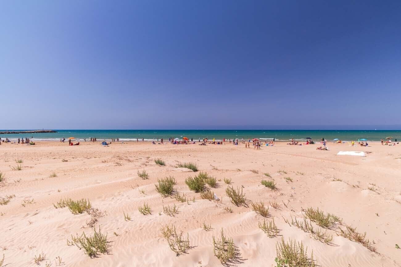 Beach nearby, sun loungers