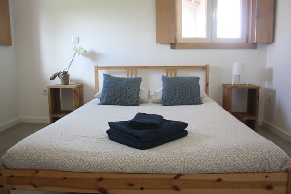 3 chambres, bureau, fer et planche à repasser, Wi-Fi gratuit