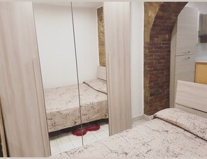 1 habitación y ropa de cama 