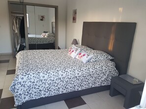 3 chambres, fer et planche à repasser, Wi-Fi gratuit, draps fournis