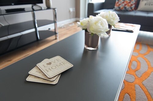 ByEvo 6 Brabloch - Modern Apartment close to Paisley and GLA