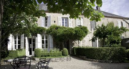 Charming Gites de Charme L 'Ancien Presbytère Larochemillay, France