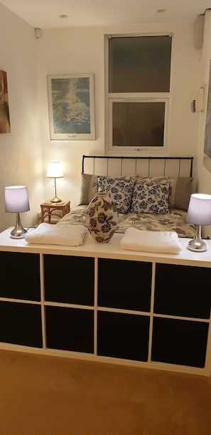 2 slaapkamers, een strijkplank/strijkijzer, wifi, beddengoed