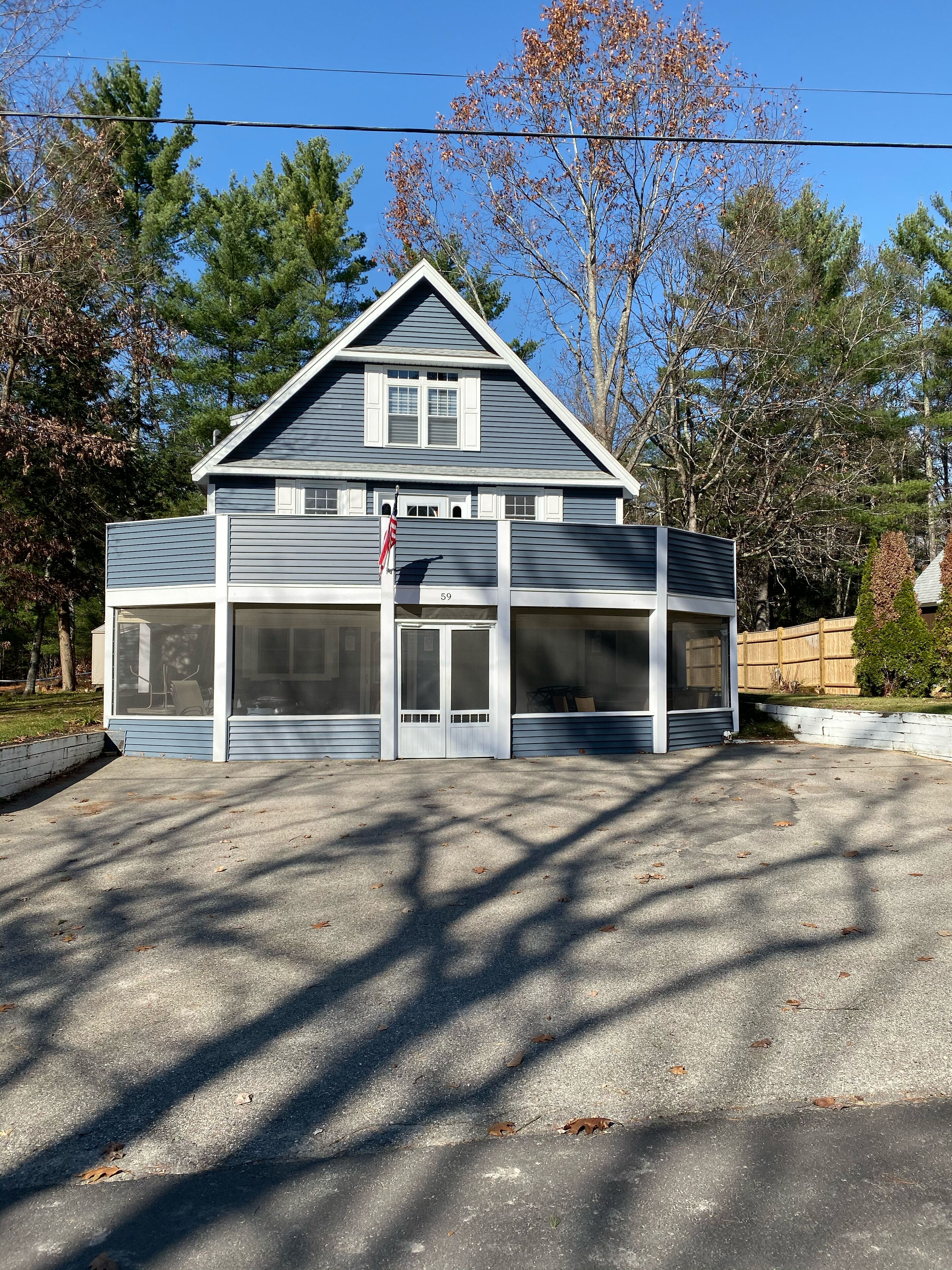 Lake Winnipesaukee Home-Weeks/weekends Fall foliage,Winter ski, Summertime fun