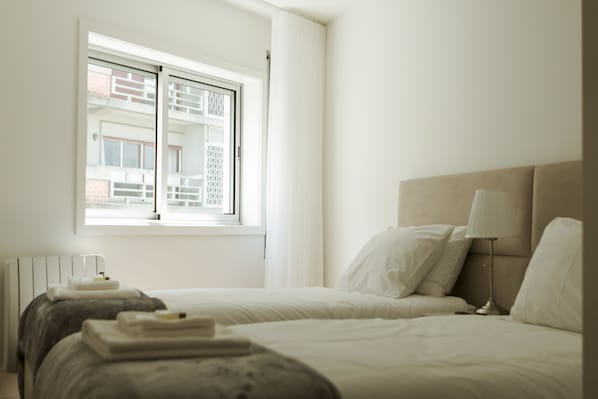 3 bedrooms, in-room safe, iron/ironing board, free WiFi