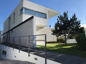 Property grounds - Pinheiro House (Aldeia do Meco Zone) (Sesimbra)